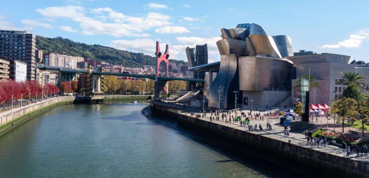 Das Guggenheim-Museum in Bilbao, Spanien.
